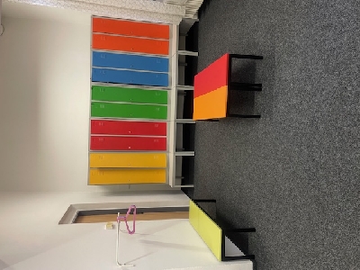 NOVÉ VYBAVENÍ ŠATEN A TĚLOCVIČNY ŽIŽKOVA